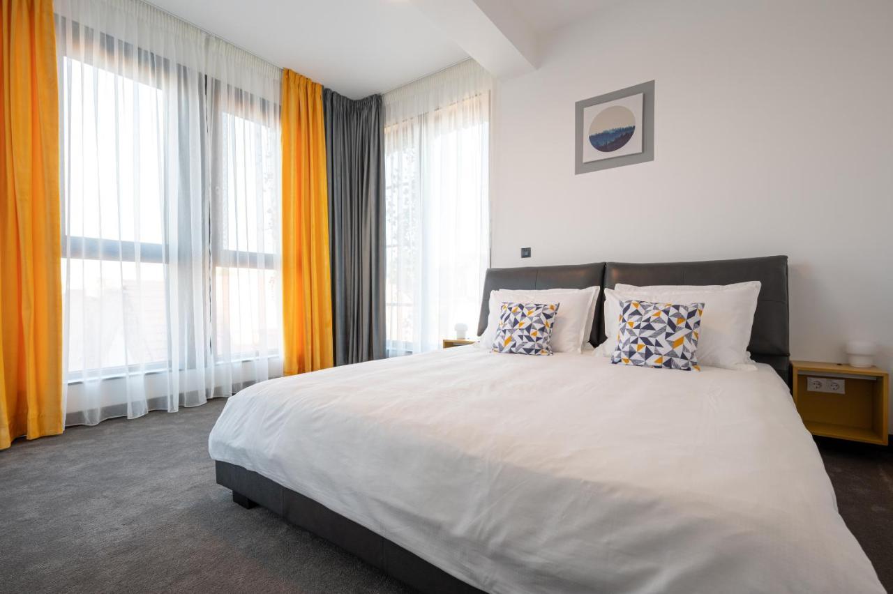 Aparthotel Calvin Oradea Exterior foto