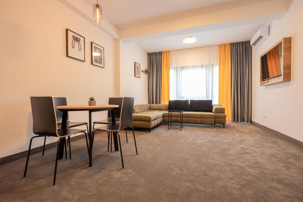 Aparthotel Calvin Oradea Habitación foto