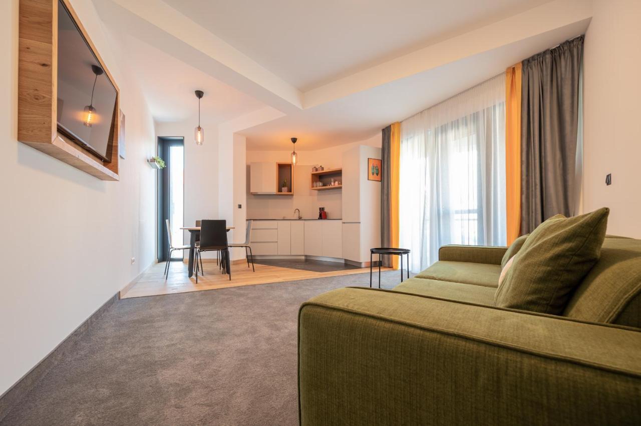 Aparthotel Calvin Oradea Exterior foto