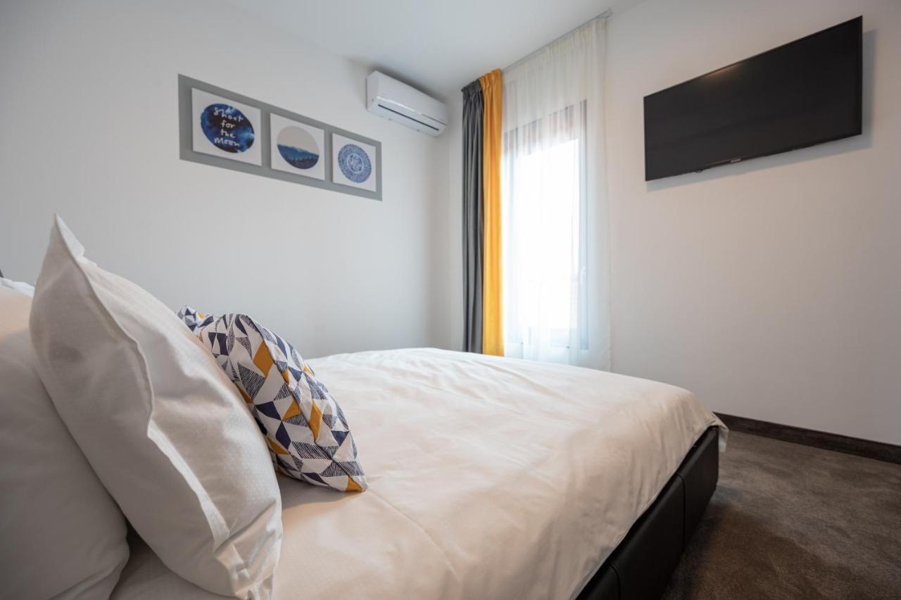 Aparthotel Calvin Oradea Exterior foto